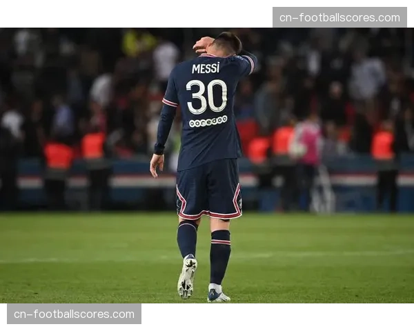 巴黎圣日耳曼4-1大胜特鲁瓦,领先优势扩大至8分 巴黎圣日耳曼4-1大胜特鲁瓦,领先优势扩大至8分