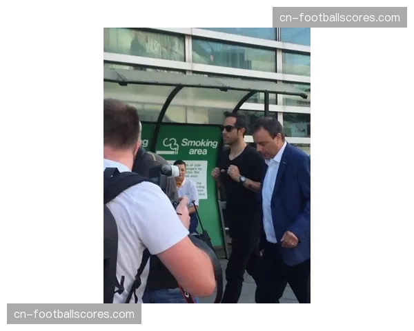 赛前动态:阿森纳全队已抵达曼彻斯特,备战伊蒂哈德关键战 赛前动态:阿森纳全队已抵达曼彻斯特,备战伊蒂哈德关键战